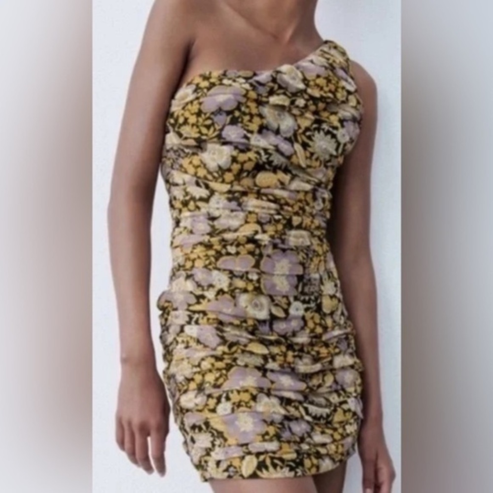 NWT ZARA WOMAN’S OFF SHOULDER DRESS SIZE SMALL